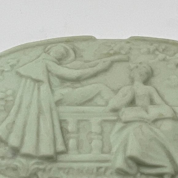 Lladro 5267 Oval Box Decorated" miniature trinket box. - Picture 2 of 10